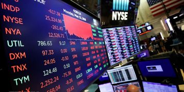 Thị trường Chứng khoán - Một trong những kênh phân chia lại tài sản